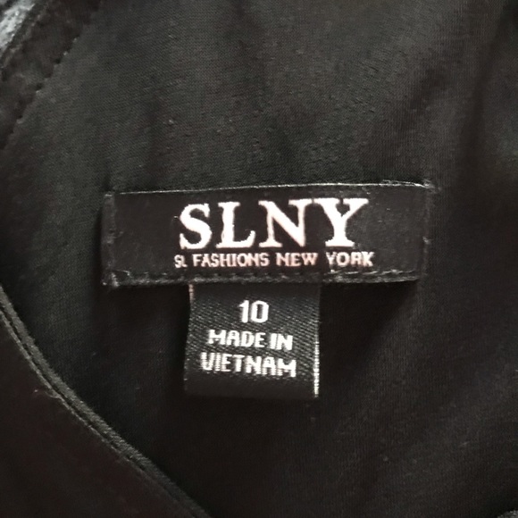 SLNY Fashion New York red floral dress - Picture 3 of 4